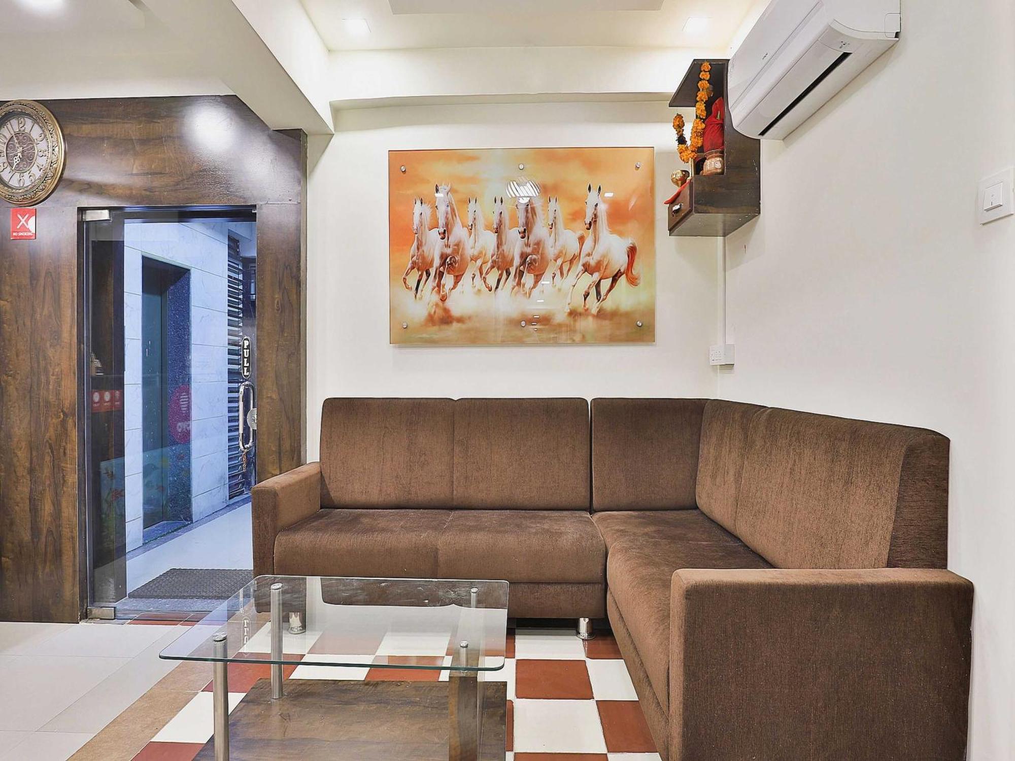Hotel O Kajri Koba Luaran gambar