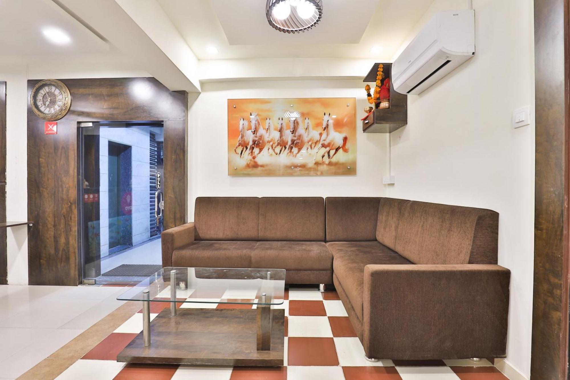 Hotel O Kajri Koba Luaran gambar